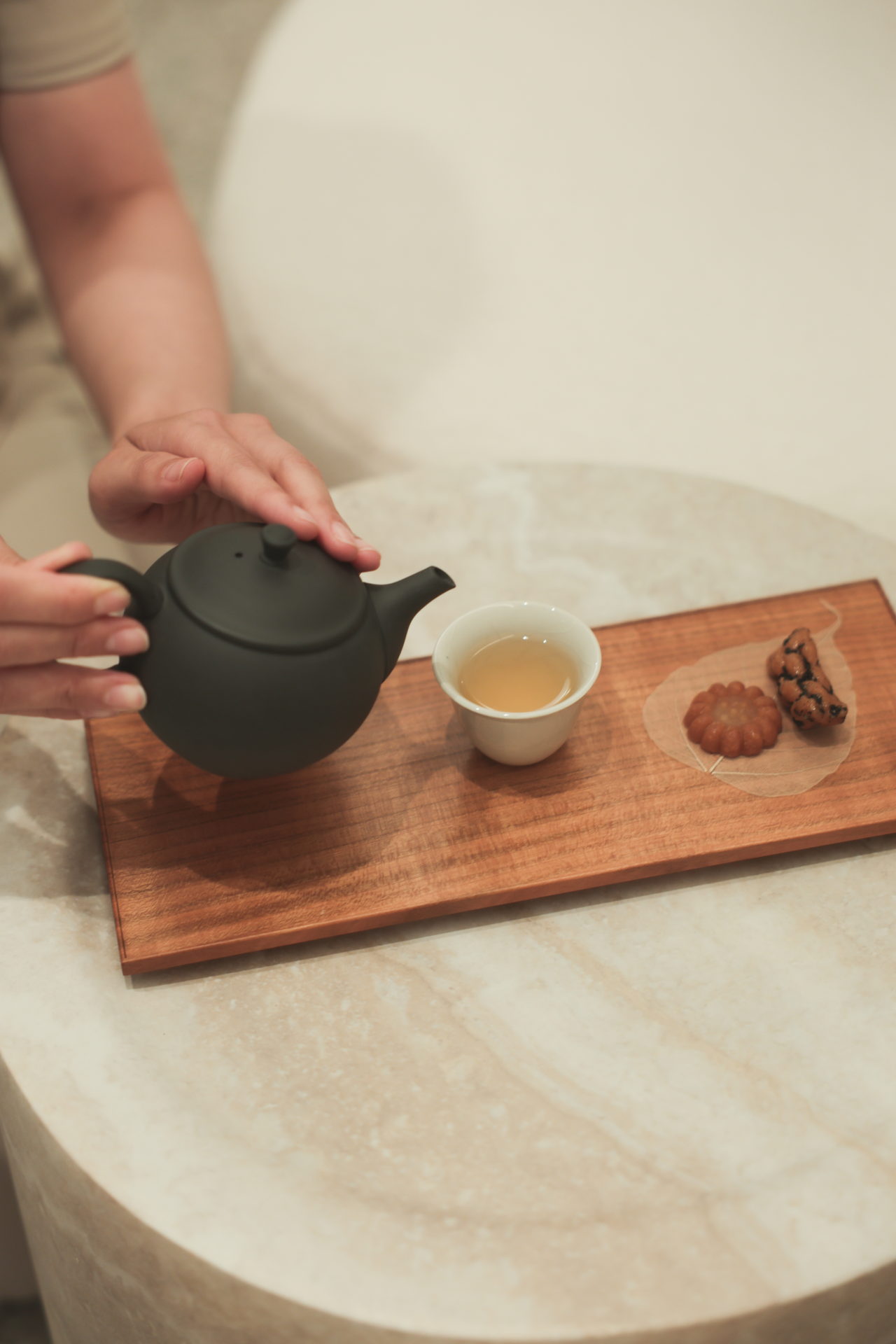 余韻の間で過ごす湯上がりのお茶とお茶菓子